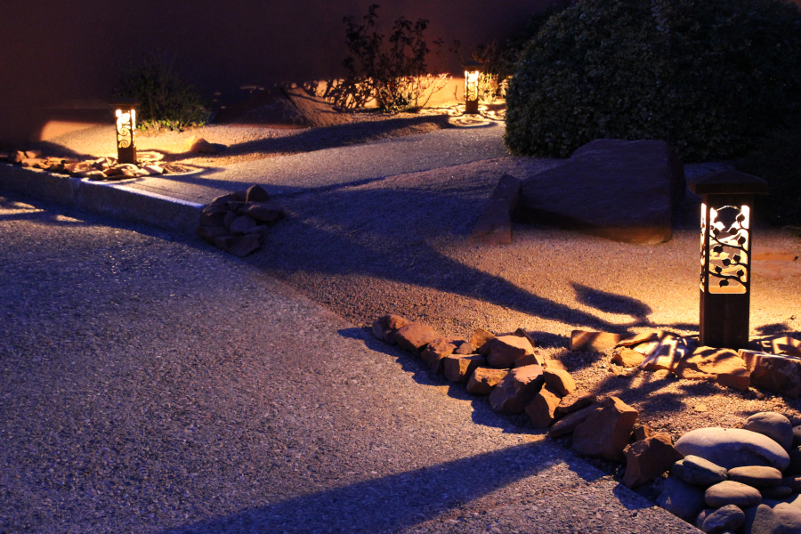 Driveway lighting with 6x6 and 4x4 Series Bollards