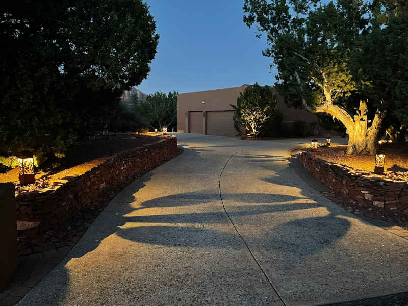 Aspen 6x6x19 Driveway Lighting
