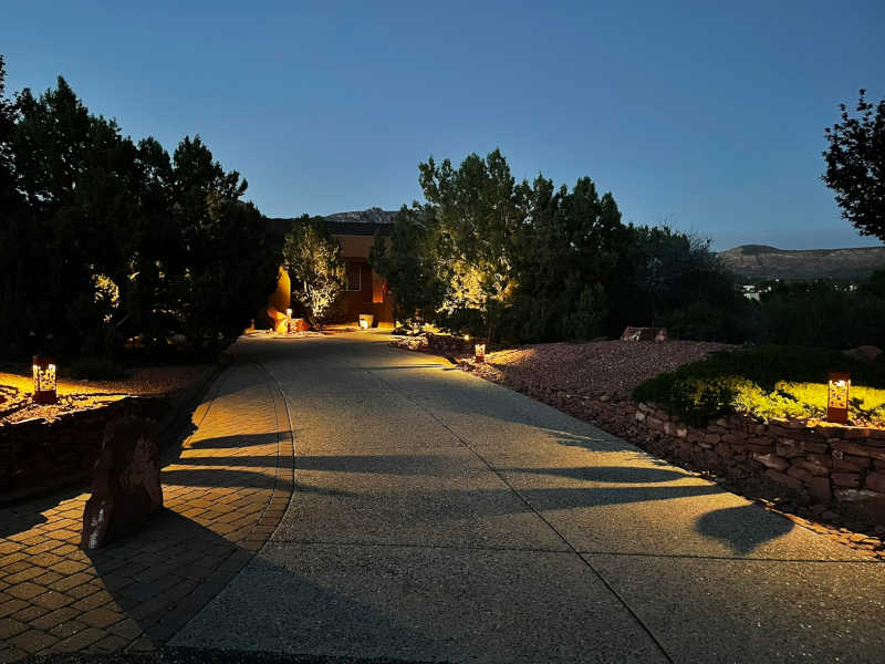 Aspen 6x6x19 Driveway Lighting